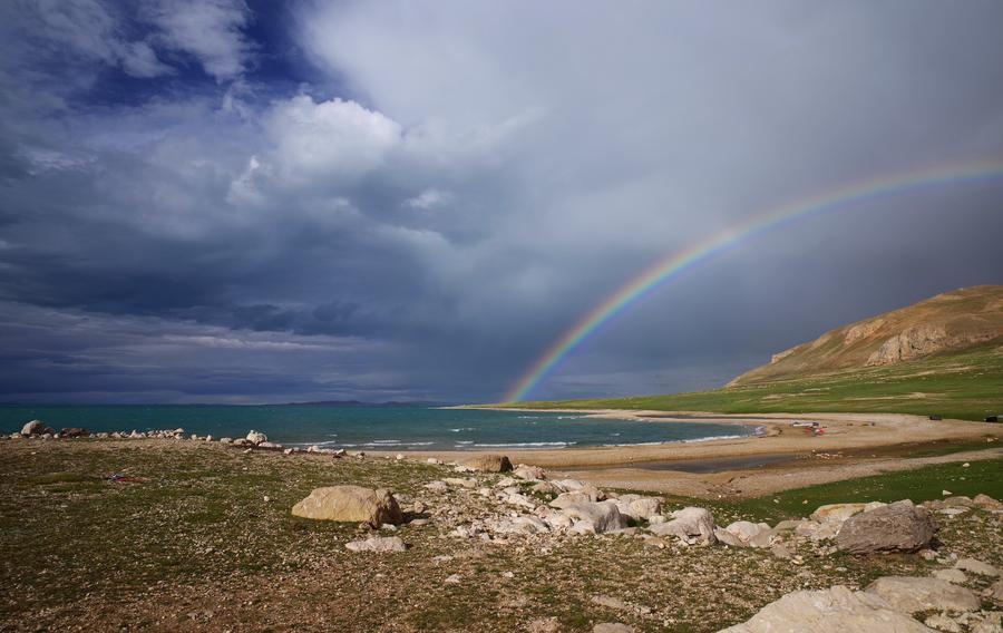 View of Serling Tso Lake in SW China's Tibet