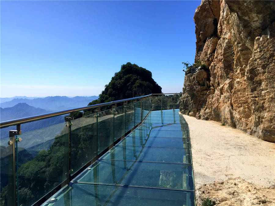 Early autumn scenery at Baishi Mountain