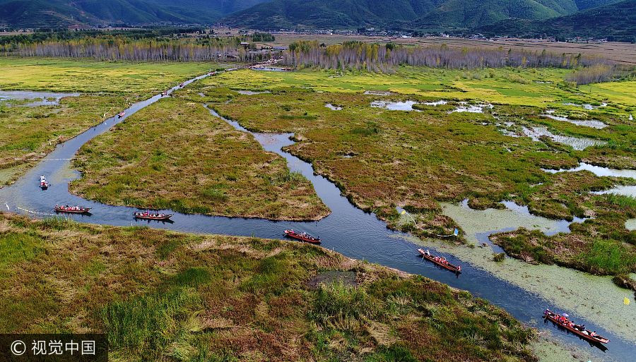 Splendid autumn scenery of Lugu Lake