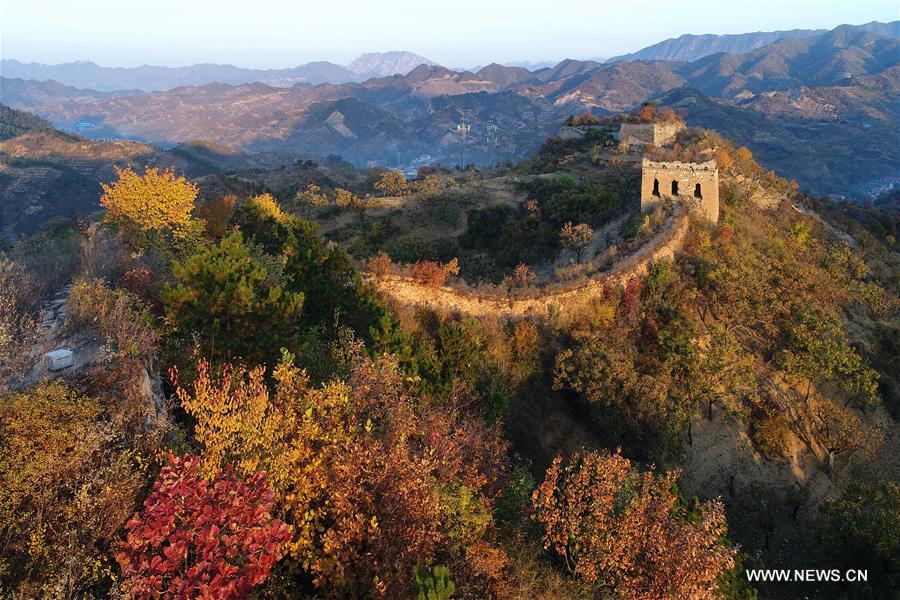 Autumn scenery of Yumuling Great Wall in North China