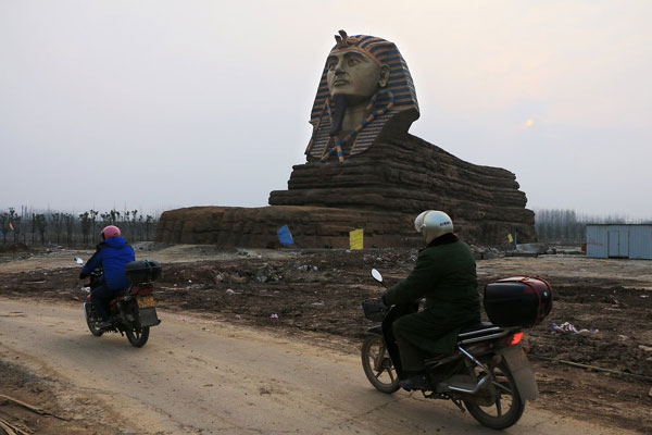Sphinx pops up in China