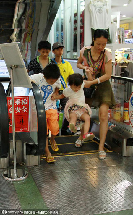 Escalator tragedy prompts shoppers' fears