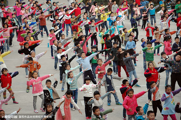 Primary school kids rock square dancing