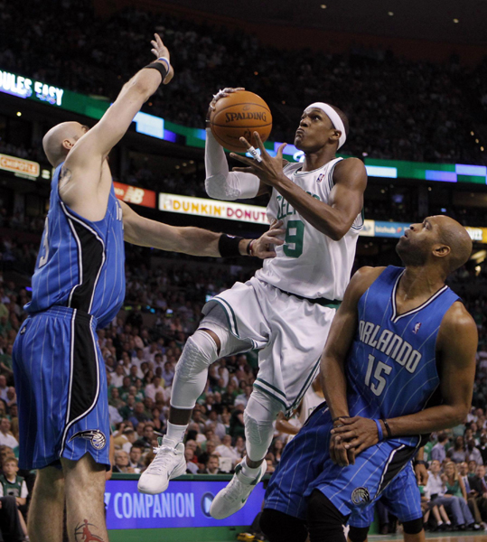 NBA：魔术拒绝被横扫 客场加时险胜凯尔特人