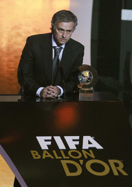 FIFA年度最佳教练：穆里尼奥摘首届大奖