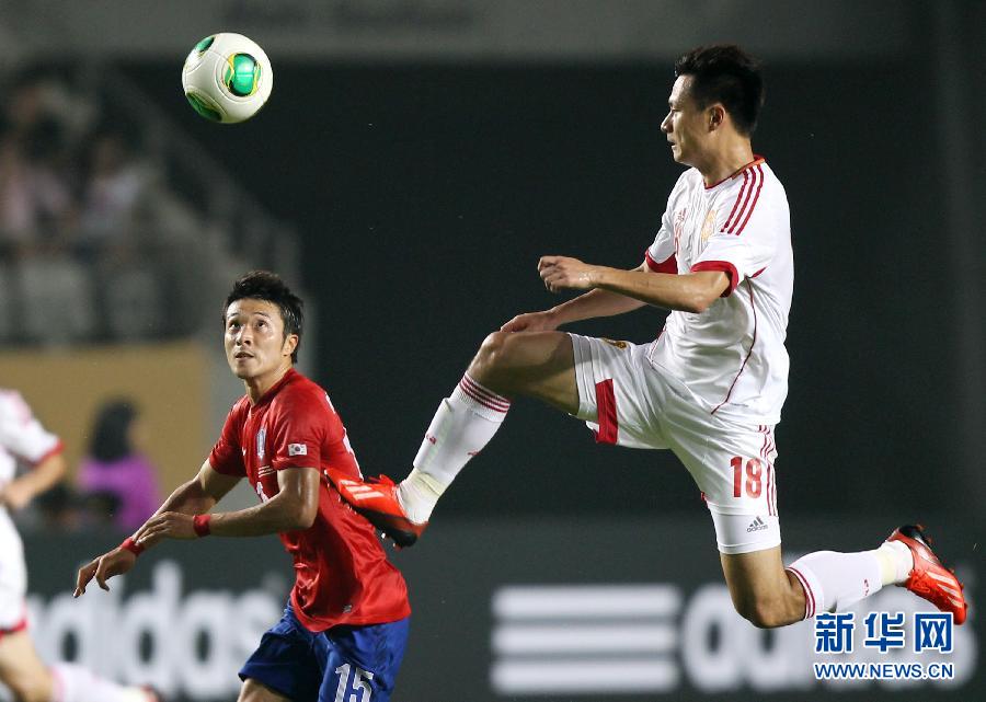 东亚杯：曾诚奋勇屡救险 国足0:0战平韩国