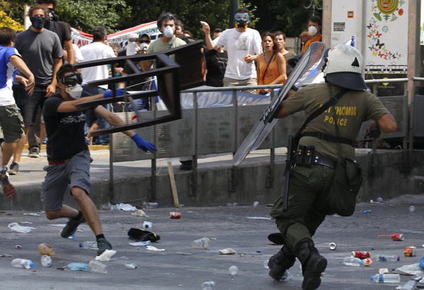 Greeks protest against austerity measures