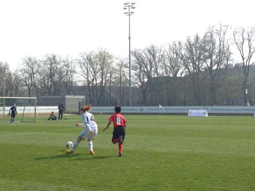 Xi watches China-Germany youth football match in Berlin