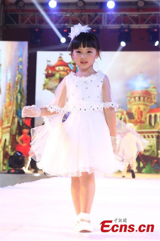 Children model contest held in Beijing