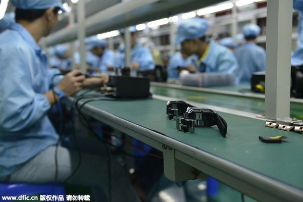 A look into Shenzhen smart watch assembly line