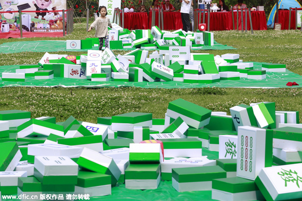 Huge mahjong tiles challenge participants