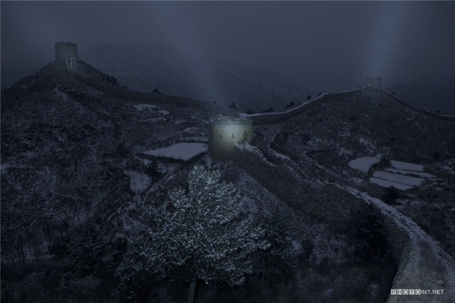 Photographer captures Great Wall at night