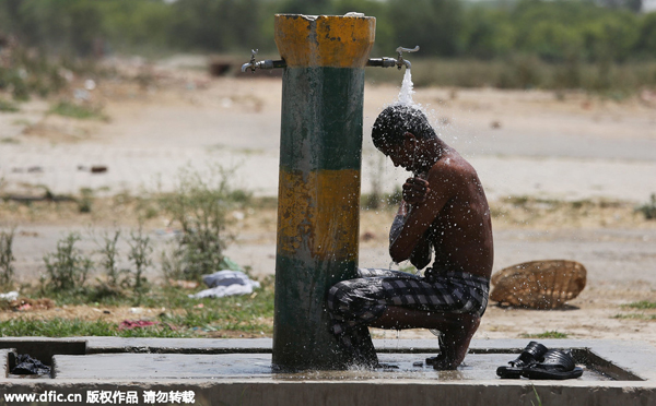 Death toll from heat wave in India nears 800