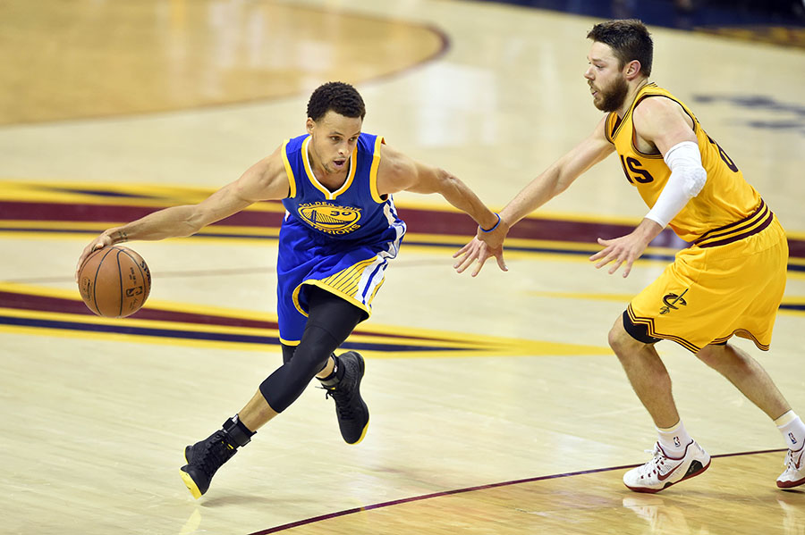 Warriors top Cavaliers to square up NBA Finals