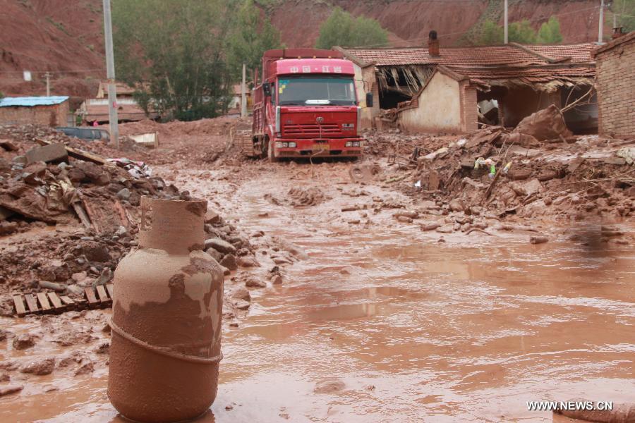 Heavy rainfall causes landslide in NW China