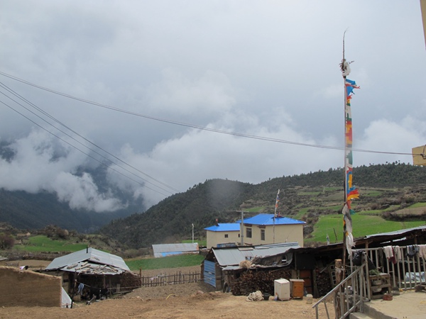 Road to reconstruction nears end in quake-hit Tibet