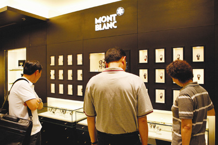 Montblanc rides on luxury demand