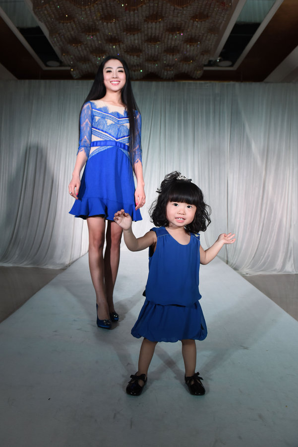 Mother throws million-yuan fashion show for daughter's birthday