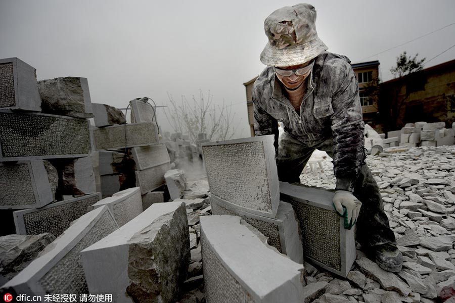 The snow-white world of a tombstone carver