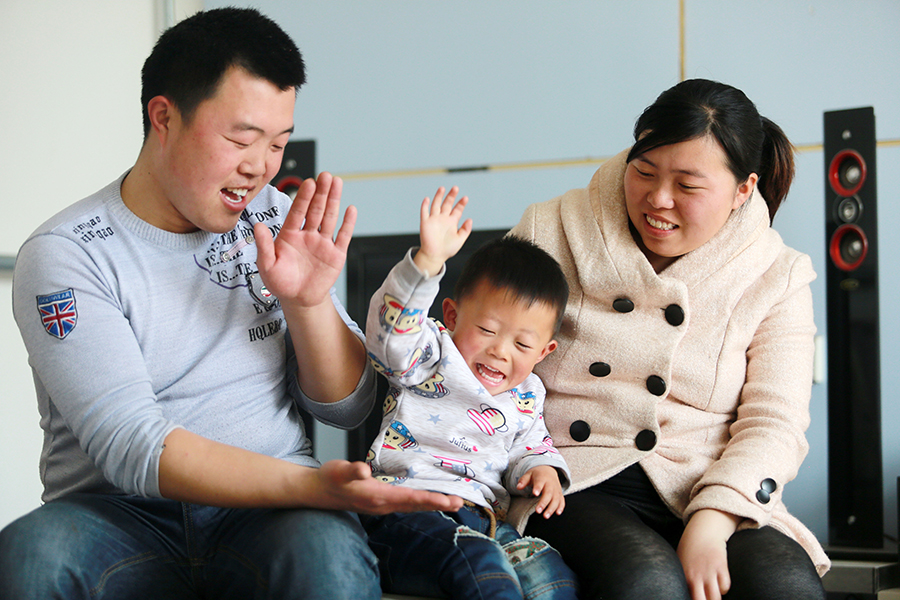 Migrant workers back home with their family