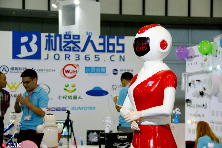 Beautiful, smart robots shine at expo in Nanjing