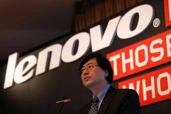 Lenovo wraps up purchase of Motorola phone unit