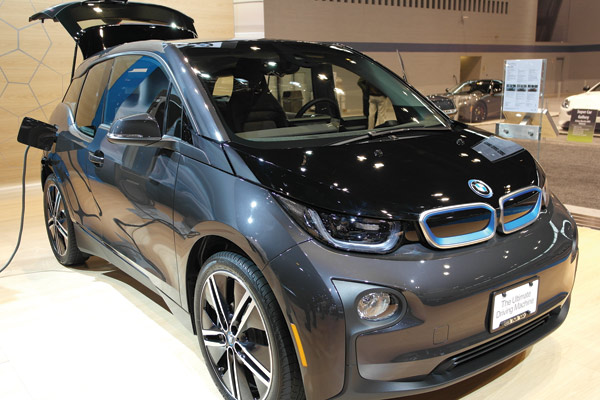 Chicago Auto Show revs up