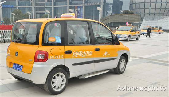 Electric taxis start to run in Hangzhou