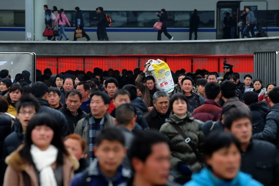 Back again, mass migration tests China's rails