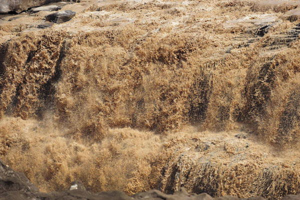 View of waterfall draws visitors