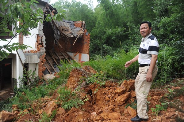 Landslide damages 51 households in E China