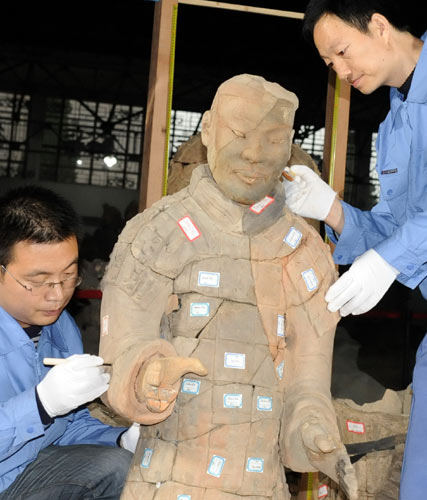 3-D jigsaw puzzle assembles ancient army