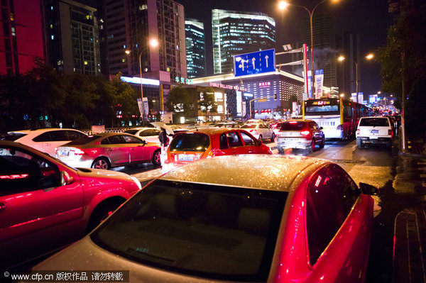 Beijing gridlocked before holiday week