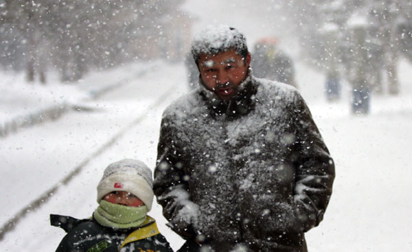 Altay in Xinjiang sees heavy snow