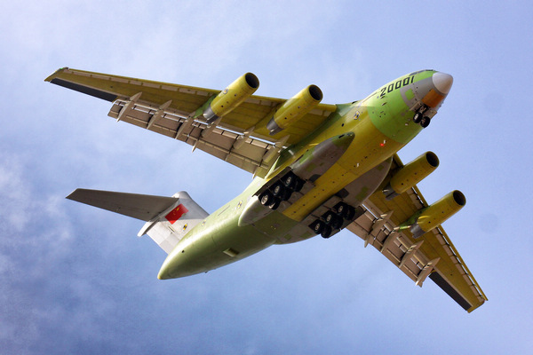 Successful flight for China's 1st jumbo airfreighter