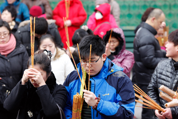 Pray for good fortune in Year of the Snake