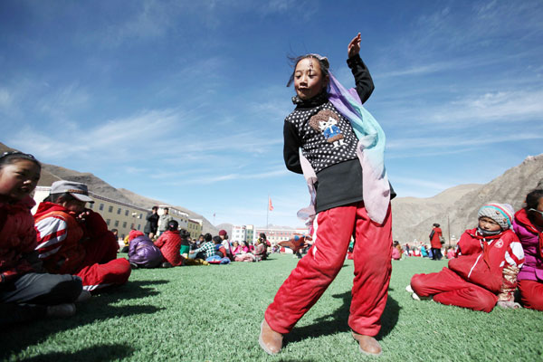 Chinese school rebuilt with African aid