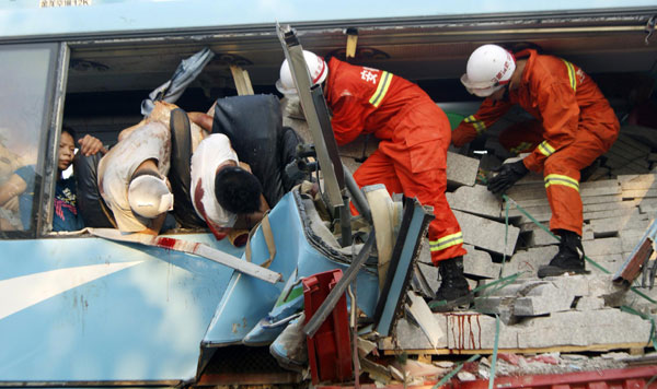 10 killed in E China expressway collision