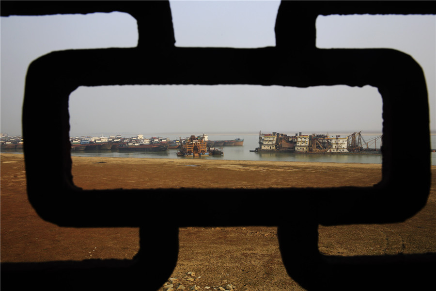 Drought is drying out Poyang Lake