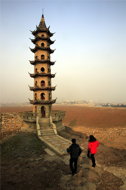 Drought is drying out Poyang Lake