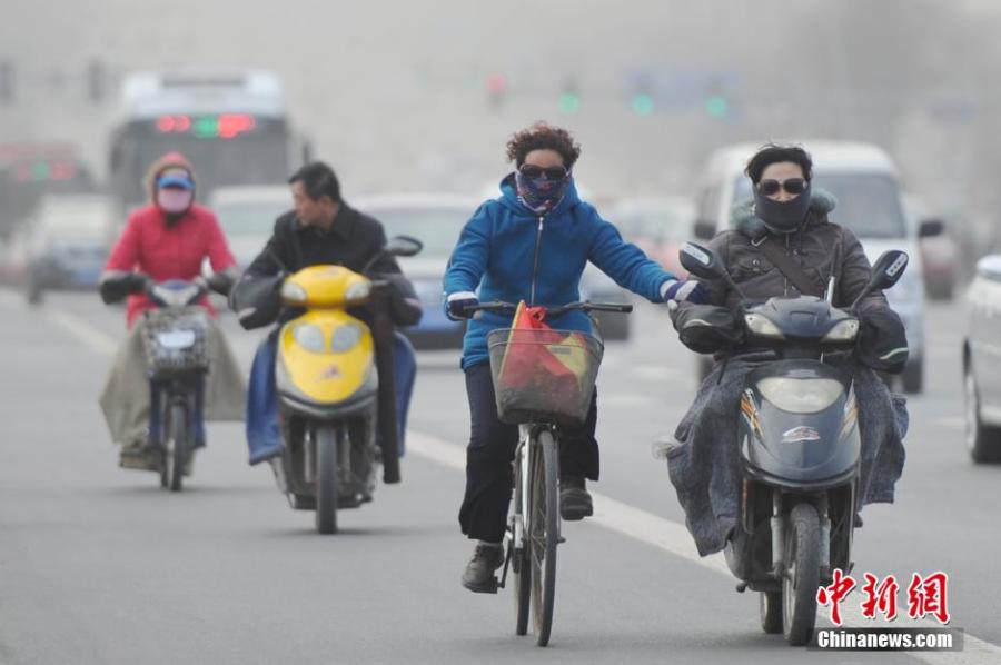 Sand storm hits Xinjiang