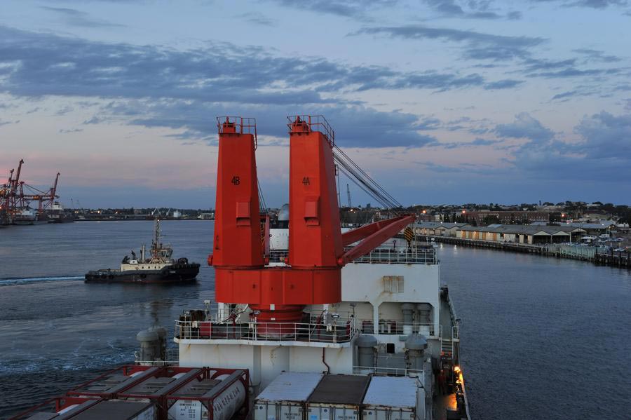 Icebreaker heads for southern Indian Ocean for missing jet