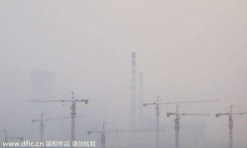 Dalian issues orange alert for smog