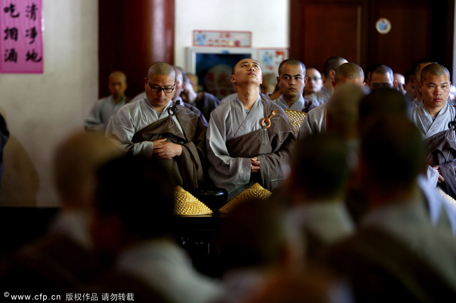 Traditional mendicants' walk held in East China