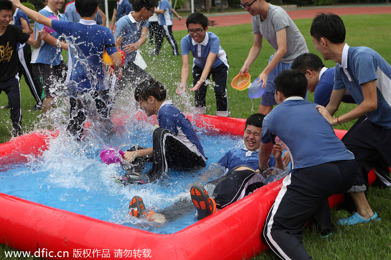 Students make a splash at grad ceremony in S Chin