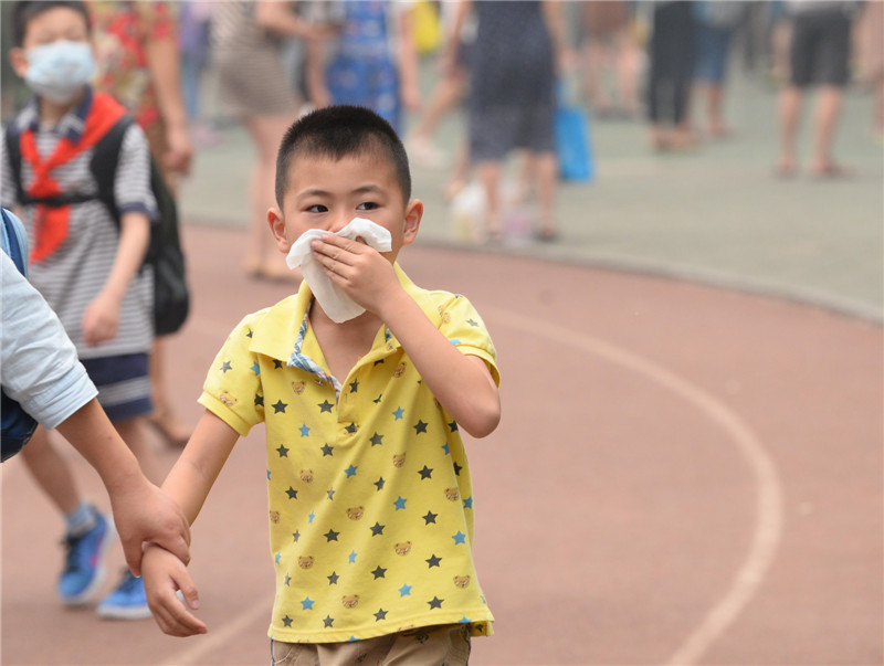 Wuhan area wrapped in smog