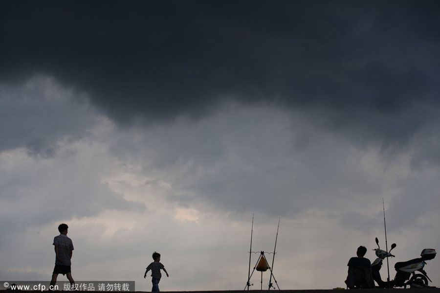 Tropical storm Hagibis lashes China's coast