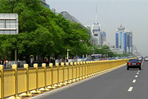 'Golden’ guardrails decorate Tiananmen Square