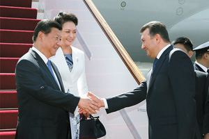 China's first lady Peng Liyuan hits the right note