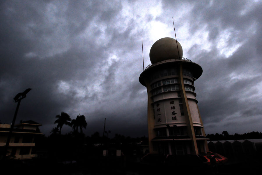 Hainan braces as approaching typhoon intensifies